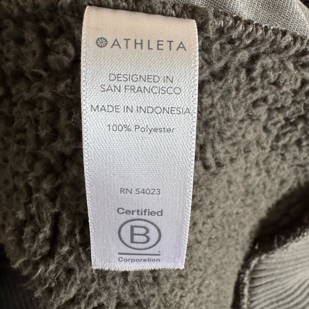 Athleta Talus Olive Green
Sherpa 1/2 Zip Pullover Jacket
Size medium - Picture 4 of 9